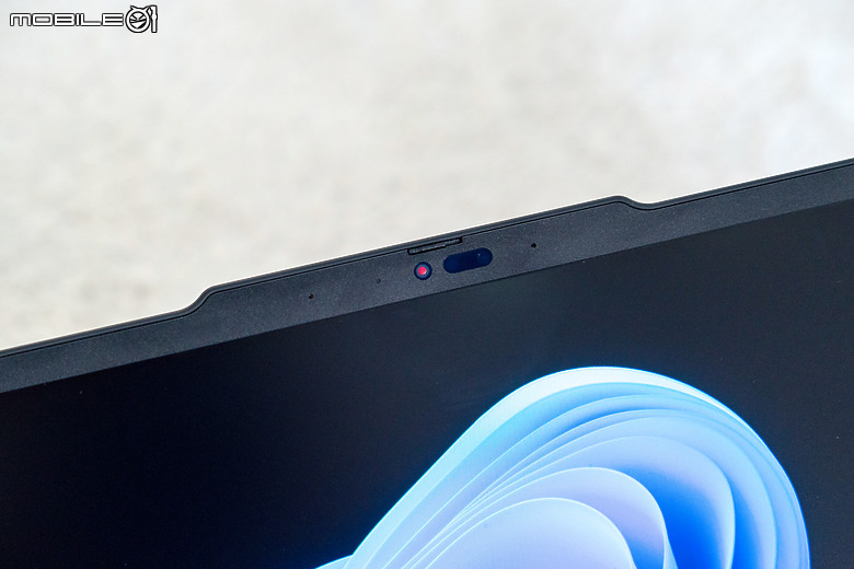 Lenovo ThinkPad T14s Gen6 (Snapdragon X) 體驗｜續航與行動力兼具的差旅良伴！