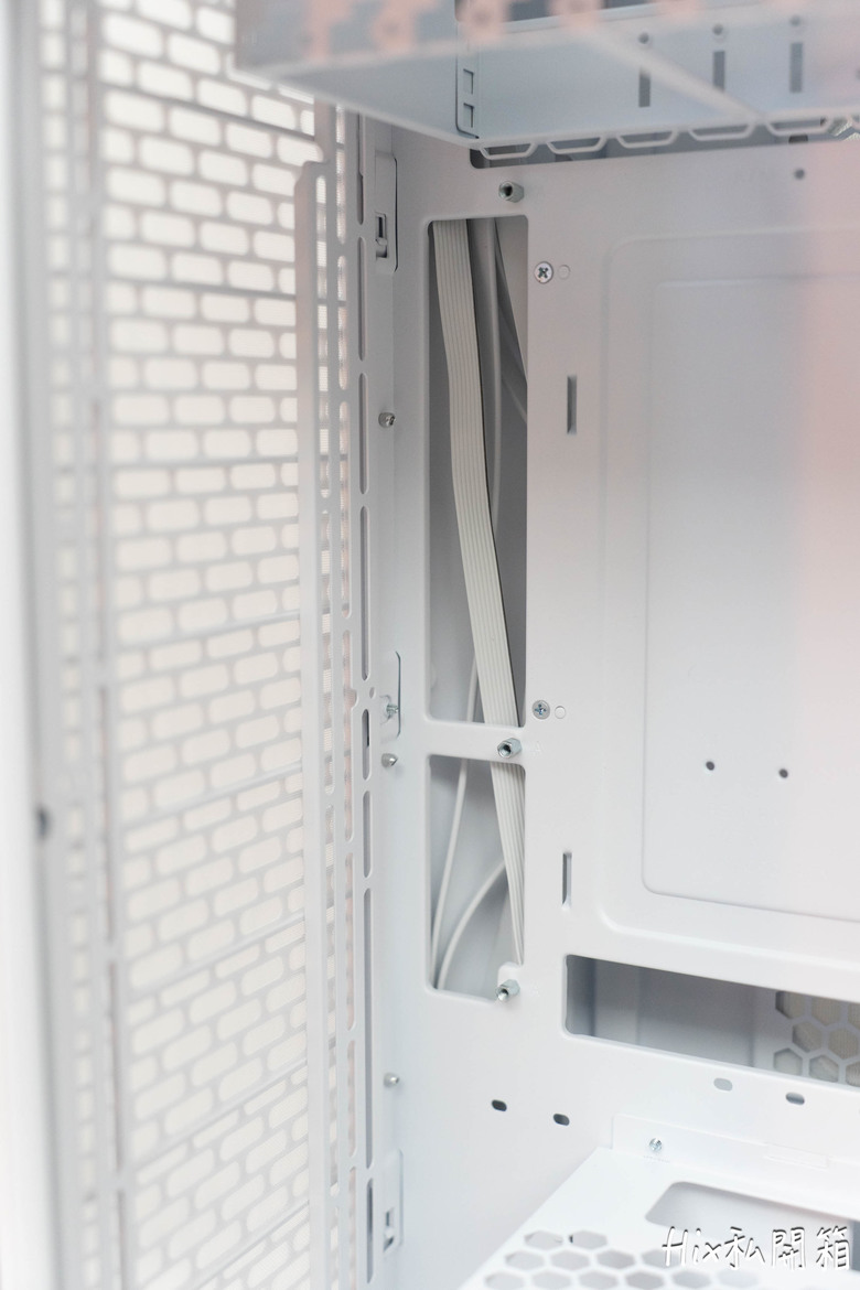 公仔展示櫃，Thermaltake 曜越 Tower600