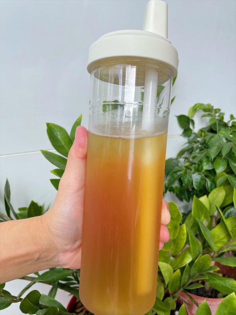 點我看大圖 愛喝茶的不能錯過,鮮萃茶就像新鮮現泡的風味,還有銅板美食小點心可以配著吃