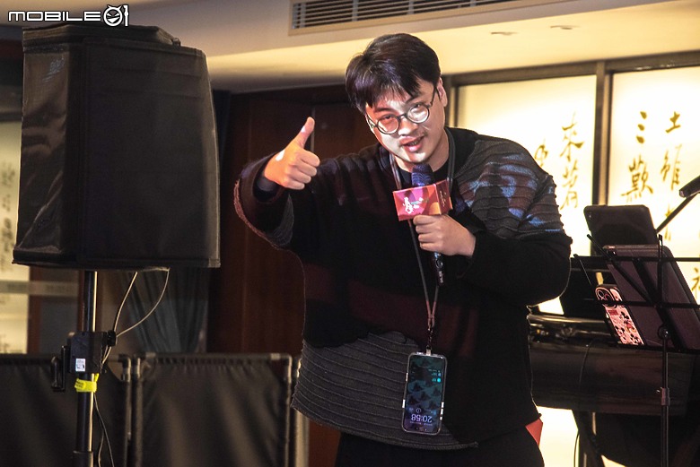 2024 Mobile01小惡魔尾牙宴｜首位年資20年員工誕生，近距離看幻術大仙表演好震撼！