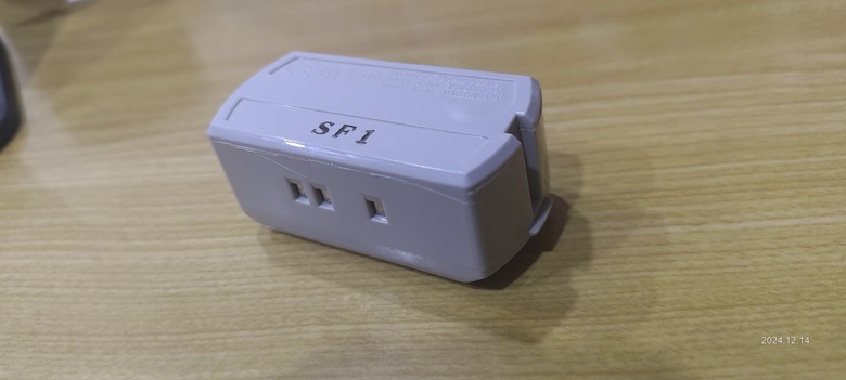 塑膠殼裡面包電池