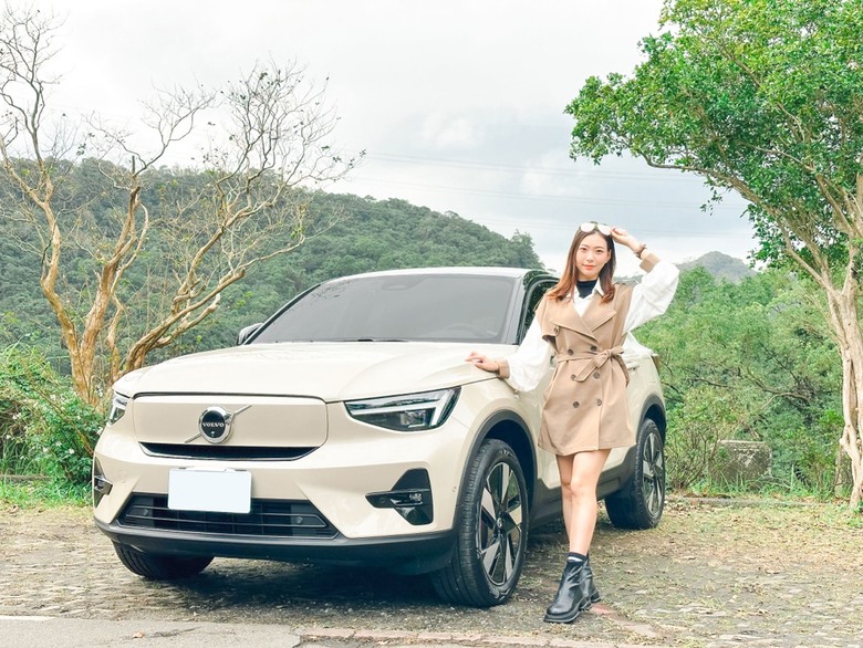 EC40新車開箱，女友是車主也是model