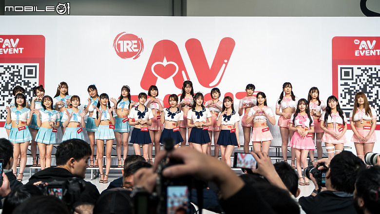 2024 TSE 台灣寫真博覽會學服祭直擊｜多國寫真女神夢幻合體、養眼福利大放送！