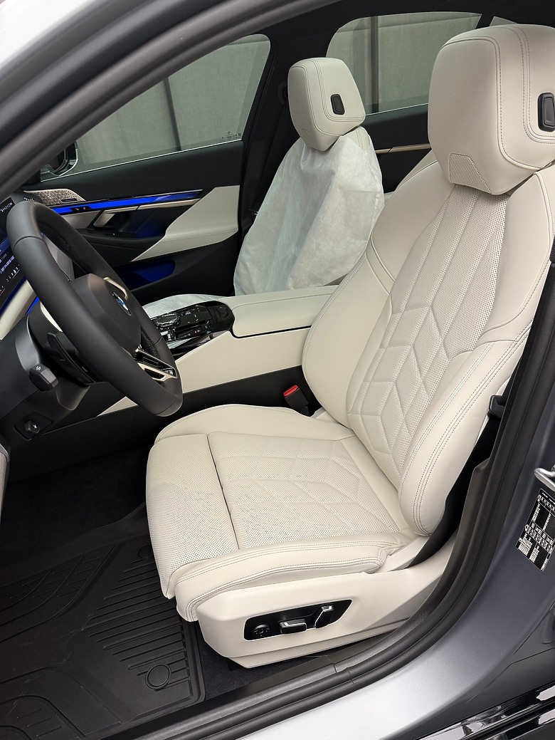 BMW G60 520i M Sport 簡單開箱