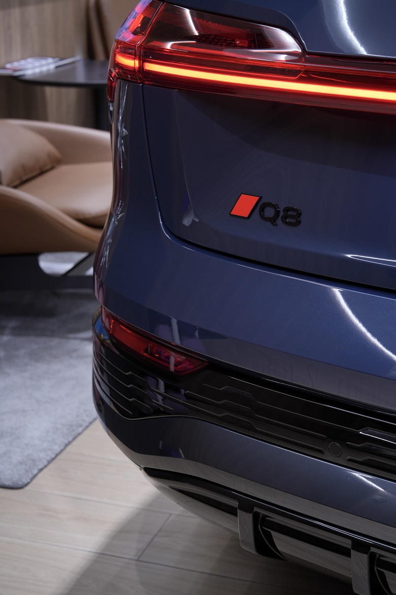 Audi Q8 Sportback e-tron 50 quattro S line|9年相伴,如光般溫柔延續|交車照片分享
