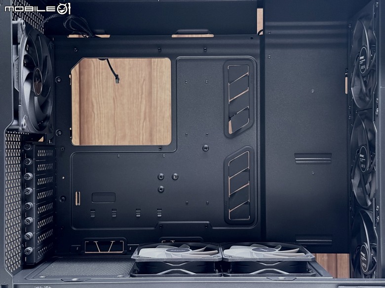 散熱掛帥，再來一點木頭元素！ANTEC FLUX PRO機殼！