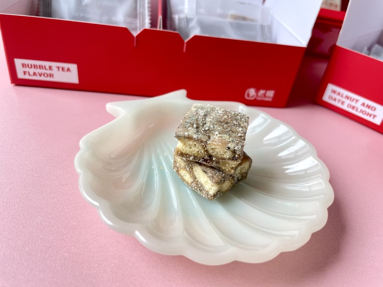 在地人帶我玩|老楊方城市,好香的方塊酥觀光工廠,年節伴手禮盒開箱!