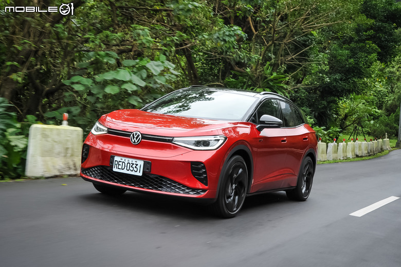 Volkswagen ID.4 GTX 試駕|休旅機能豐富、加速性能突出,電耗表現優於預期!