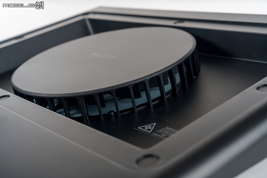 Razer Laptop Cooling Pad 實測｜14-18 全尺寸筆電支援與適應性智慧散熱技術