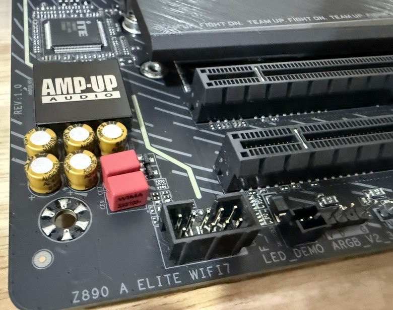 萬元Z890 首選C/P 取向Ready For AI 鷹神 Z890 AORUS ELITE WIFI7 開箱