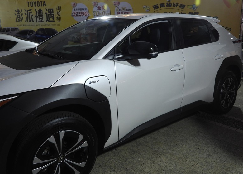 TOYOTA HEV RAV4 BZ4X