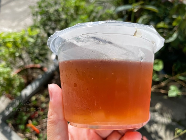 點我看大圖 愛喝茶的不能錯過,鮮萃茶就像新鮮現泡的風味,還有銅板美食小點心可以配著吃