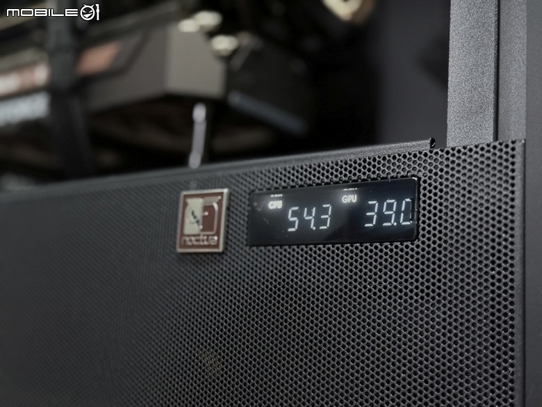 散熱掛帥，再來一點木頭元素！ANTEC FLUX PRO機殼！
