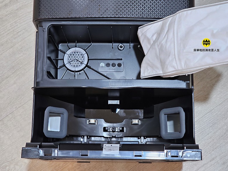 【新品開箱】Roborock Qrevo Slim AI 超薄雙臂黑武士