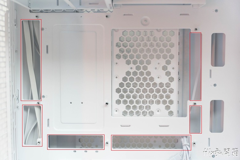 公仔展示櫃，Thermaltake 曜越 Tower600