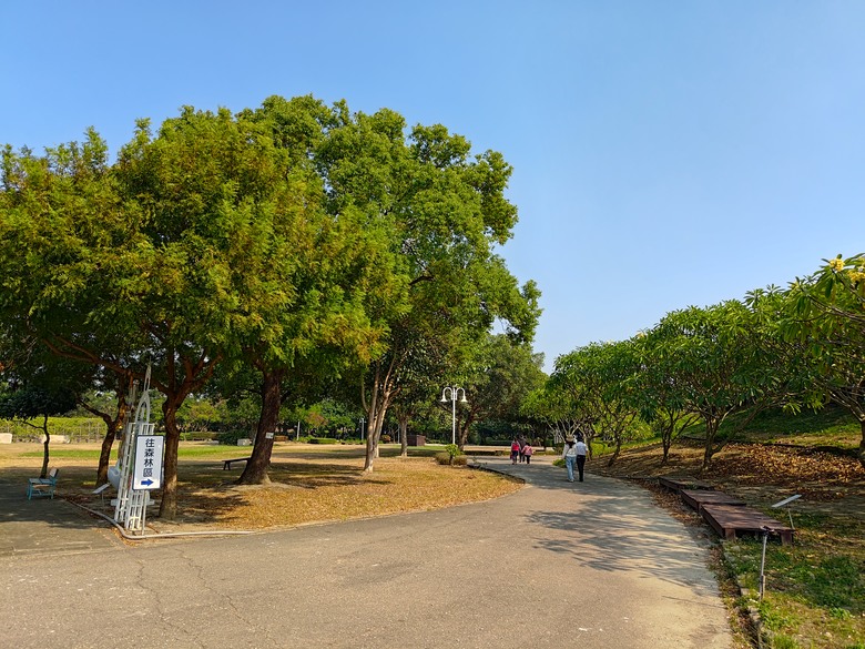 【遊記】彰化有個不輸「臺北大安森林公園」的公園，溪州公園 - 大漠國渡