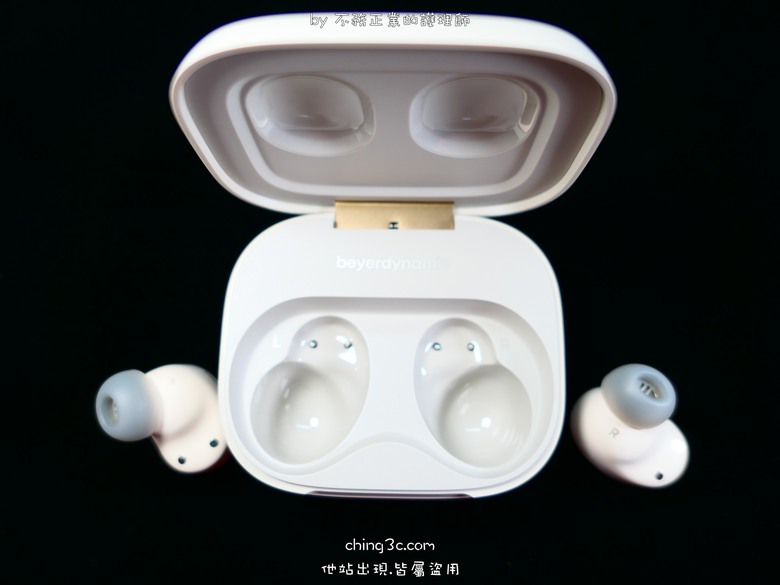 [不務正業護理師開箱]beyerdynamic AMIRON 300 旗艦真無線藍牙耳機：優秀音質、人性多功、絕佳操控 - 打開藍牙影音體驗新篇章！