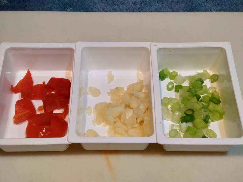 隨意揮灑的川菜晚餐:三椒雞