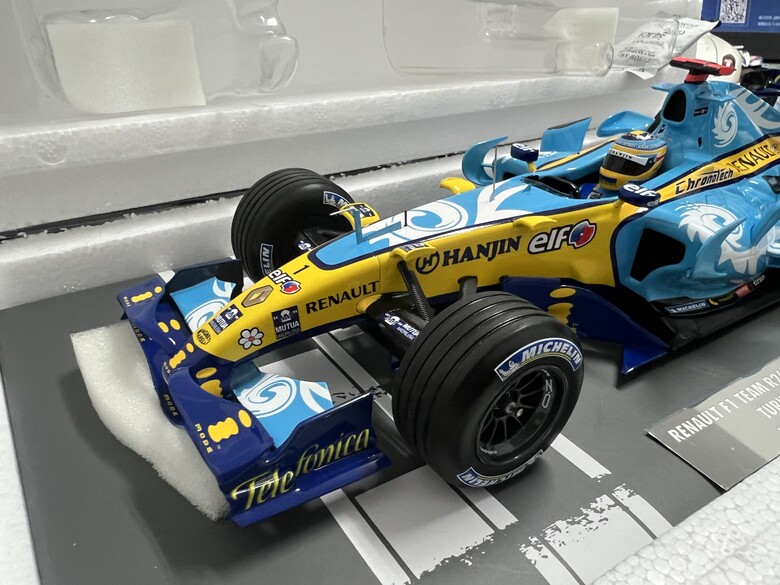 [開箱]F1 1/18 RENAULT R26 FERNANDO ALONSO 2006 TURKISH GP