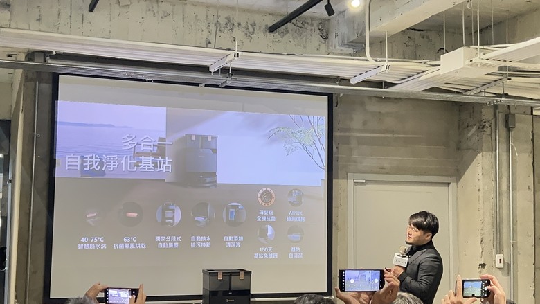 【臭味退散】掃拖再進化，科沃斯 X8 PRO OMNI 「全自動活水洗地」機器人 同場加映 WINBOT W1S擦窗機器人