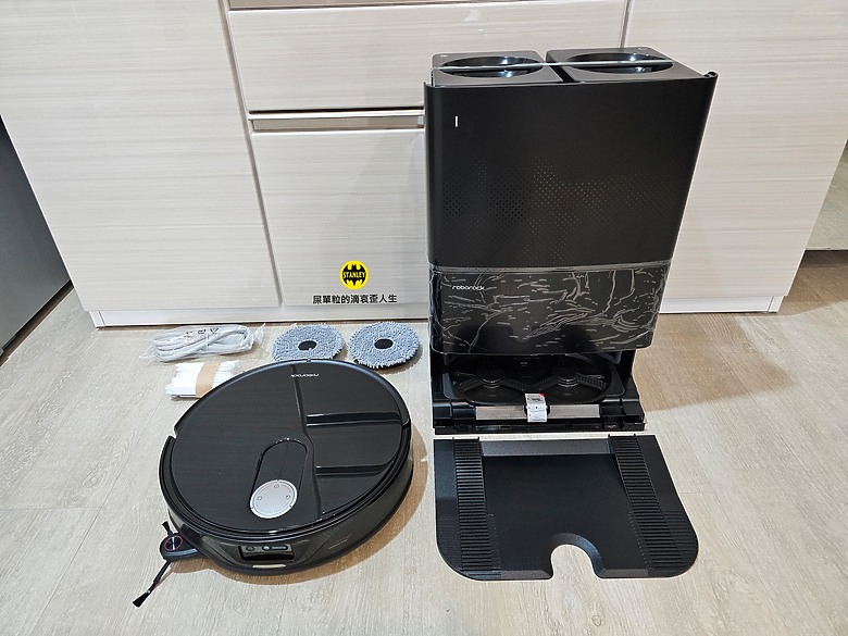 點我看大圖 【新品開箱】Roborock Qrevo Slim AI 超薄雙臂黑武士