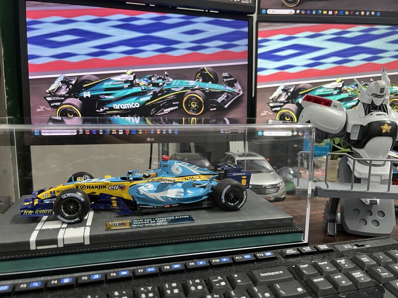 [開箱]F1 1/18 RENAULT R26 FERNANDO ALONSO 2006 TURKISH GP