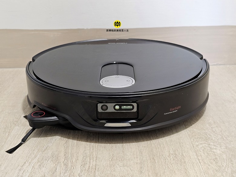 點我看大圖 【新品開箱】Roborock Qrevo Slim AI 超薄雙臂黑武士
