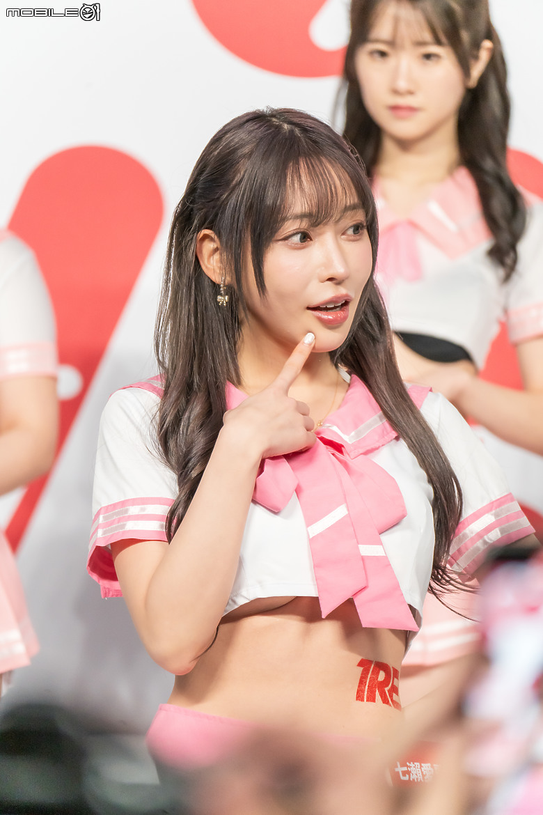 點我看大圖 2024 TSE 台灣寫真博覽會學服祭直擊|多國寫真女神夢幻合體、養眼福利大放送!
