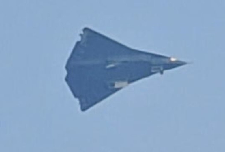 全球首架!陸同时两款6代戰機飛行畫面震撼曝光 (第2頁) - Mobile01