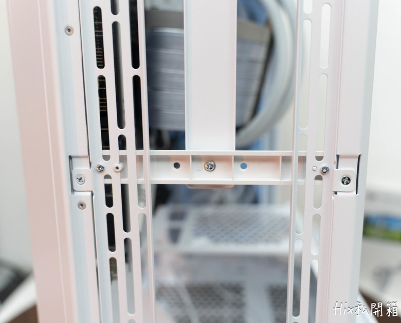 公仔展示櫃，Thermaltake 曜越 Tower600
