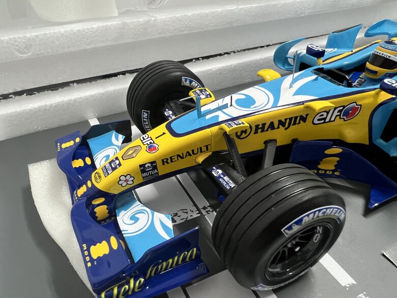 [開箱]F1 1/18 RENAULT R26 FERNANDO ALONSO 2006 TURKISH GP