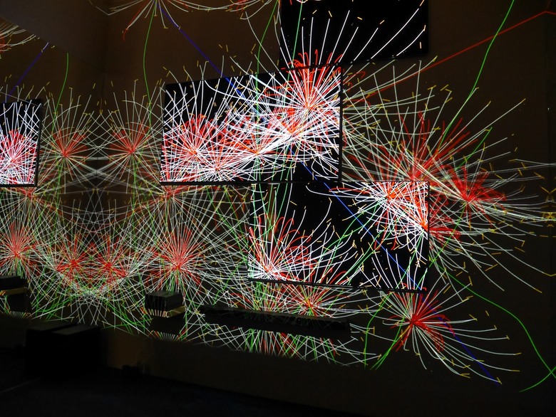 【限定期間體驗】LG OLED 永恆花境藝術展 欣賞藝術家吳哲宇的演算生成藝術影像作品