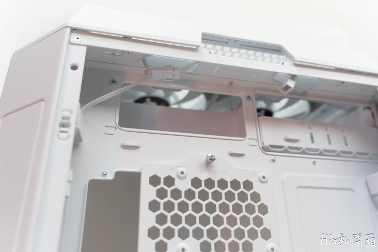 公仔展示櫃，Thermaltake 曜越 Tower600