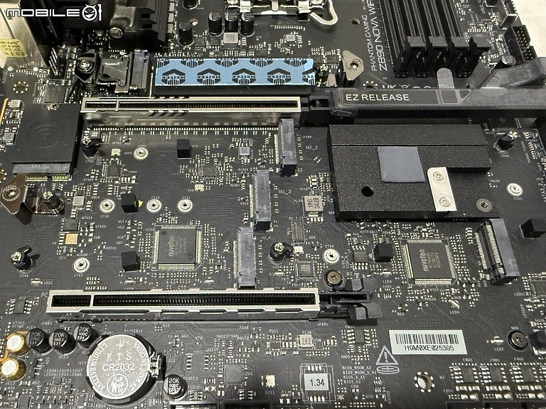 簡單開箱 ASRock Z890 Nova WiFi 耀眼新星 M.2 海量擴充