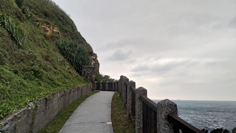 點我看大圖 【遊記】「雞籠」不是「基隆」,最早的「雞籠」是一座島,和平島地質公園 - 大漠國渡