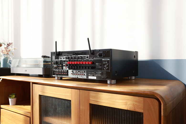 點我看大圖 ONKYO TX-RZ30 9.2 聲道 AV擴大機,搭載全頻DIRAC LIVE,簡易開箱分享