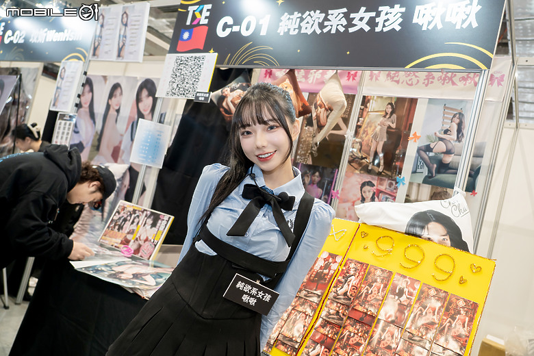 2024 TSE 台灣寫真博覽會學服祭直擊｜多國寫真女神夢幻合體、養眼福利大放送！