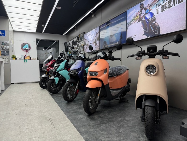 Gogoro&宏佳騰電車門市賞車心得分享