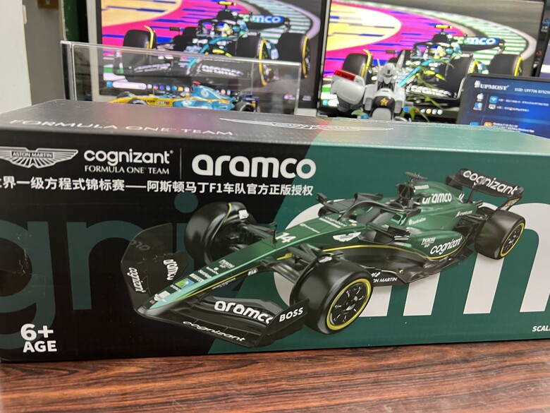 [開箱]F1 1/18 RENAULT R26 FERNANDO ALONSO 2006 BRAZIL GP