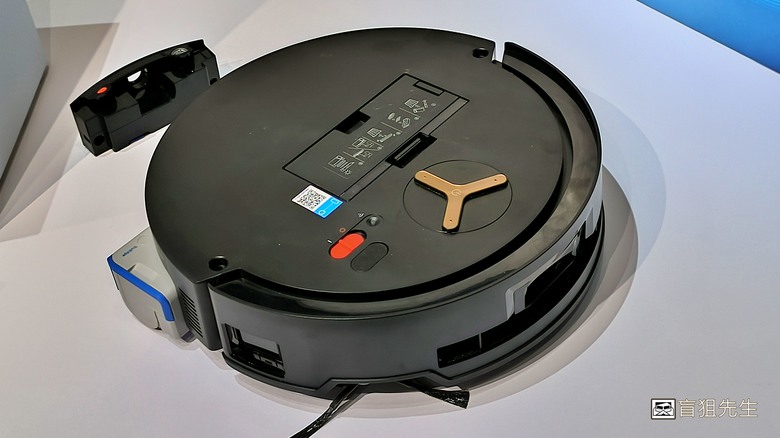 【盲狙實況】科沃斯ECOVACS X8 PRO OMNI 全台首款自動洗地機器人體驗會心得!