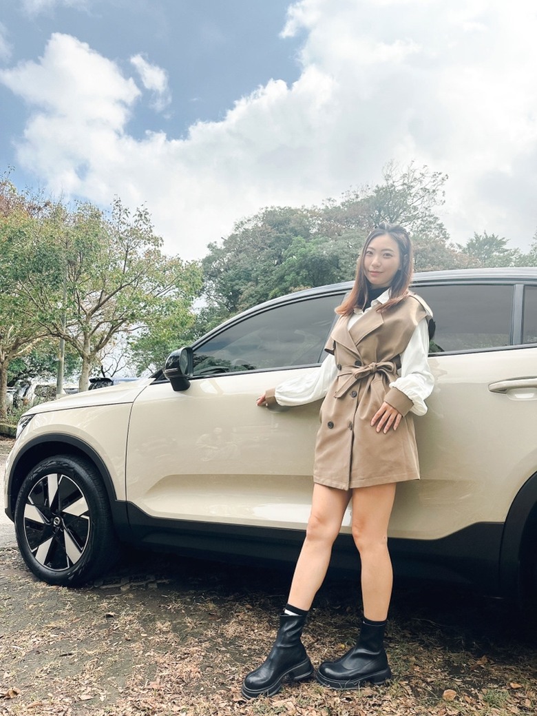 EC40新車開箱，女友是車主也是model