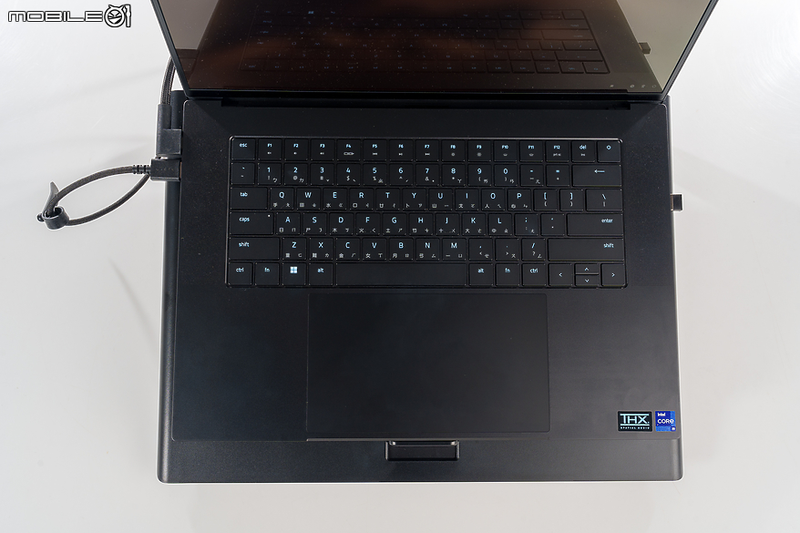 Razer Laptop Cooling Pad 實測｜14-18 全尺寸筆電支援與適應性智慧散熱技術