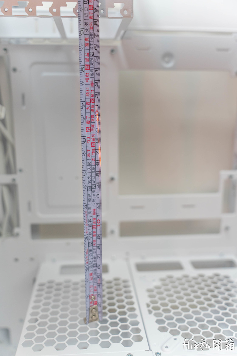 公仔展示櫃，Thermaltake 曜越 Tower600