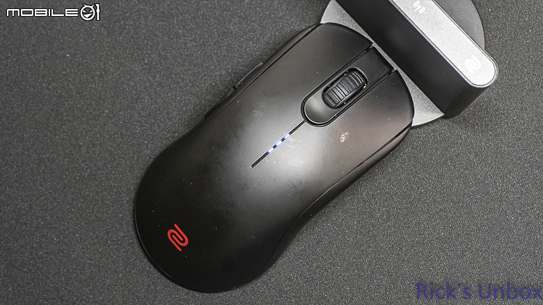 點我看大圖 【開箱】經典FK無線4K輕量化 | ZOWIE FK2-DW ft. ZOWIE G-SR-III