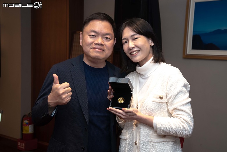 2024 Mobile01小惡魔尾牙宴｜首位年資20年員工誕生，近距離看幻術大仙表演好震撼！
