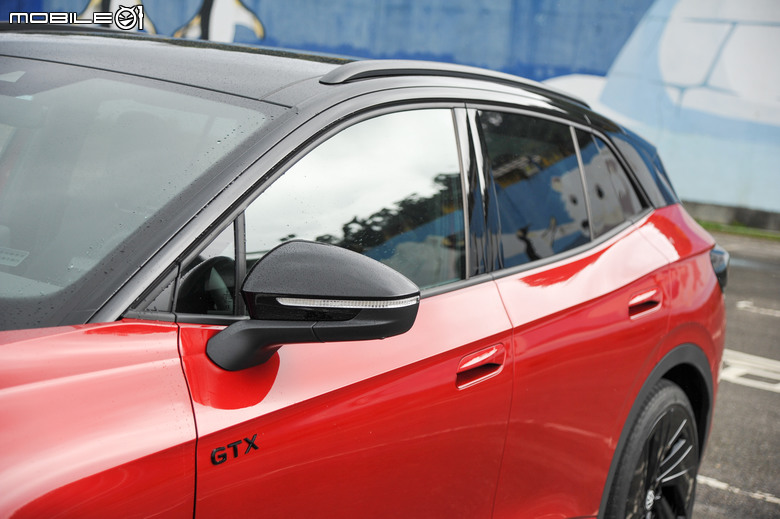 Volkswagen ID.4 GTX 試駕|休旅機能豐富、加速性能突出,電耗表現優於預期!