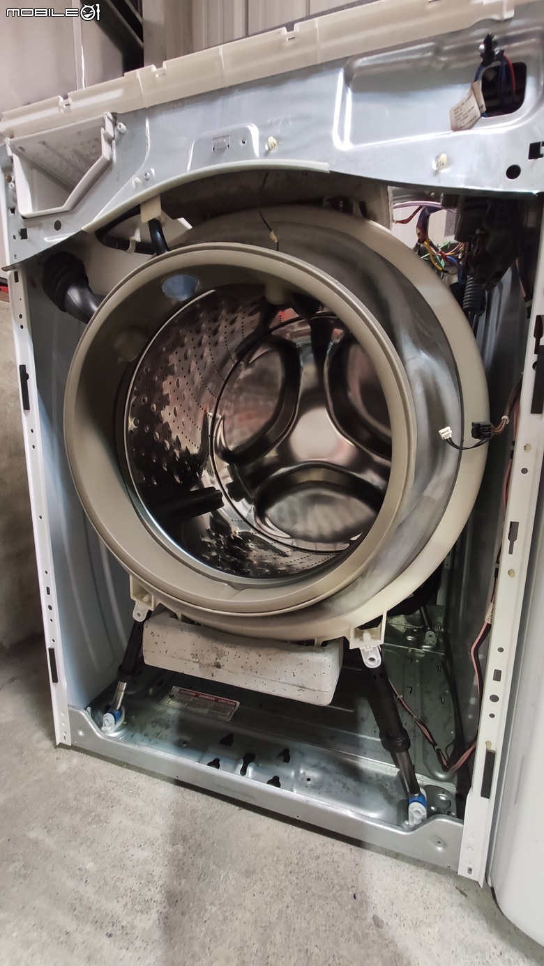 美泰克 Maytag MHW8100DW 滾筒式洗衣機 故障碼 E01 F08 交替閃爍 排水馬達持續啟動-解決辦法分享 更新: 2015/12 購入 2024/12/05 第一次硬體設備更換(4支減震阻尼)