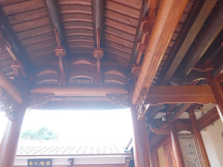 鳳儀書院、鳯山龍山寺、鳯邑城隍廟、鳳山縣新城殘蹟、曹公廟、鳳山教會 — 2024年末鳳山快閃訪古行旅紀錄