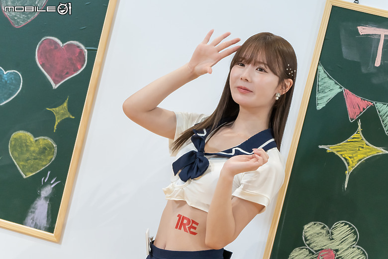 2024 TSE 台灣寫真博覽會學服祭直擊｜多國寫真女神夢幻合體、養眼福利大放送！
