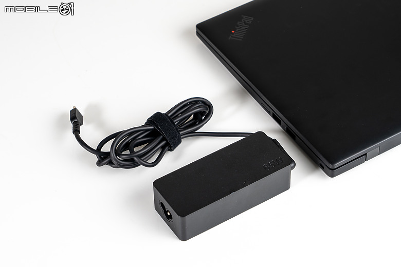 Lenovo ThinkPad T14s Gen6 (Snapdragon X) 體驗｜續航與行動力兼具的差旅良伴！